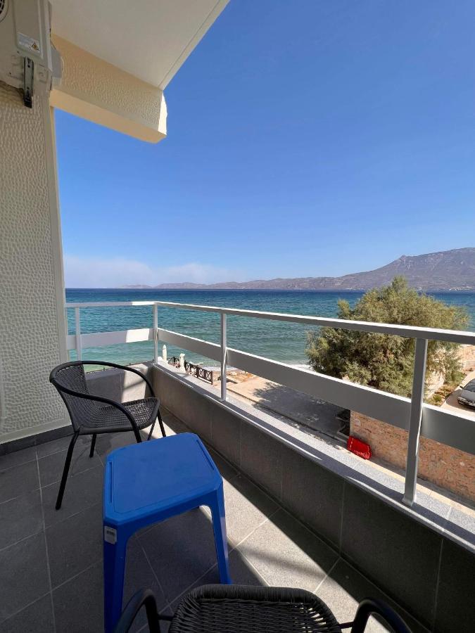 Beach Retreat In Town Corinto Exterior foto